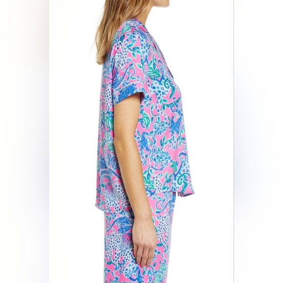 Lily Pulitzer Pajama Woven Short Sleeve Top Untamed Hearts Size S NEW - Picture 7 of 9